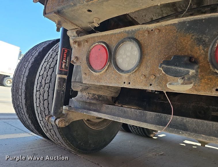 image for item DQ1170 2004 Mack CX613  truck tractor