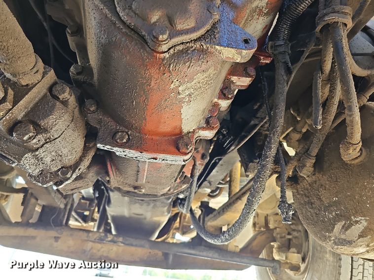 image for item DQ1170 2004 Mack CX613  truck tractor