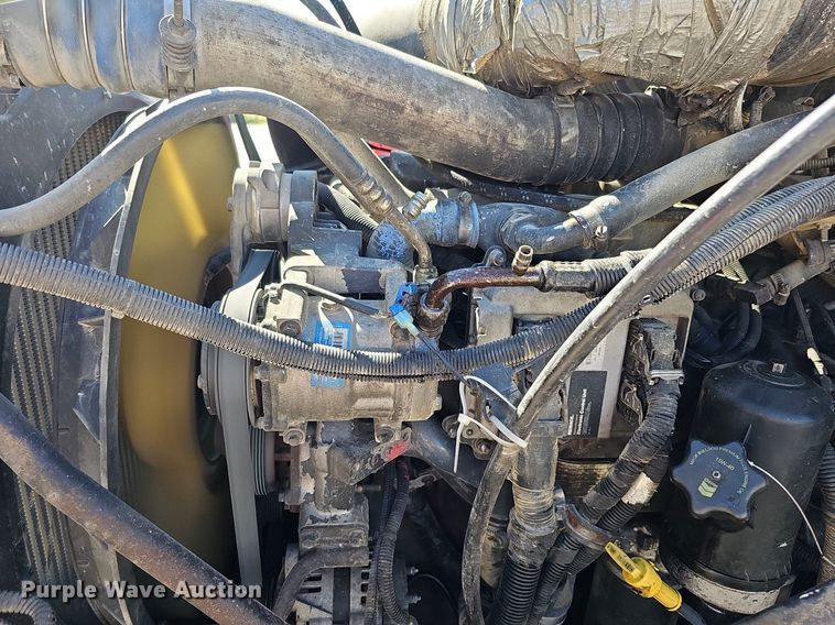 image for item DQ1170 2004 Mack CX613  truck tractor