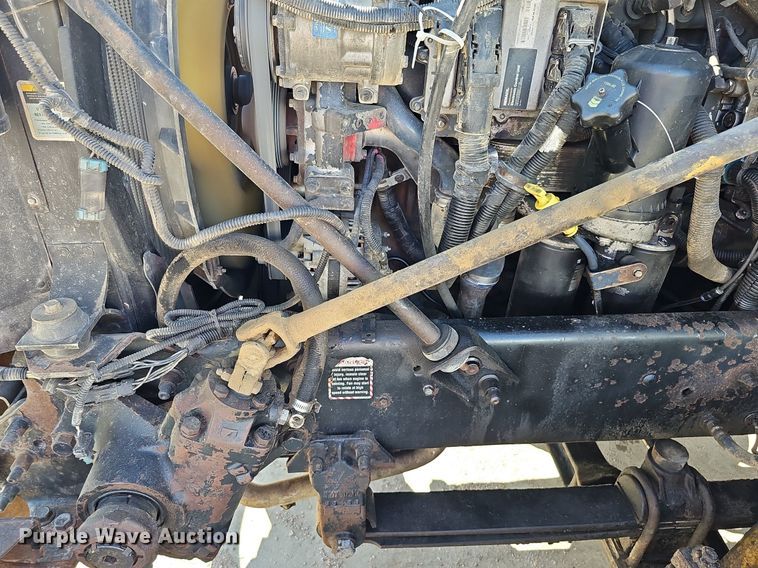 image for item DQ1170 2004 Mack CX613  truck tractor