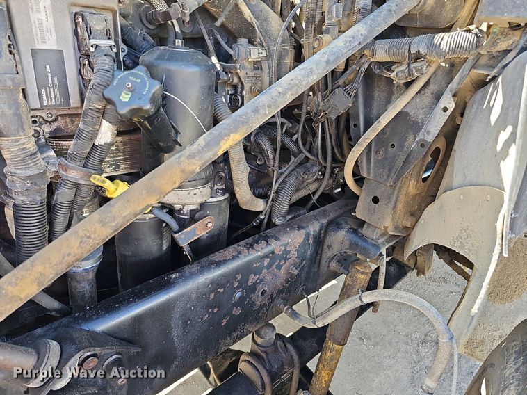 image for item DQ1170 2004 Mack CX613  truck tractor