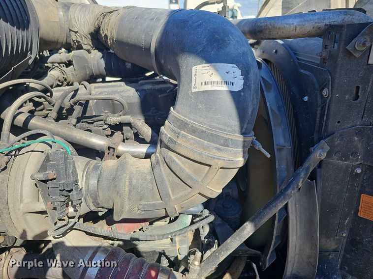 image for item DQ1170 2004 Mack CX613  truck tractor