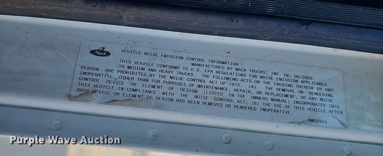 image for item DQ1170 2004 Mack CX613  truck tractor