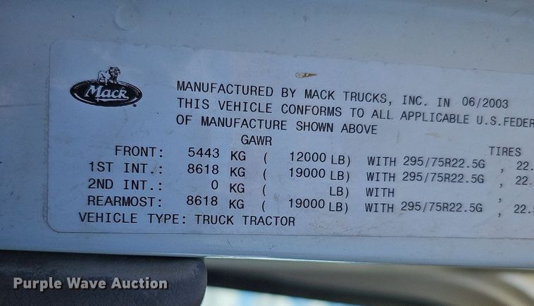 image for item DQ1170 2004 Mack CX613  truck tractor