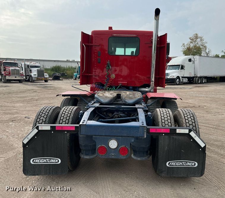 image for item DQ2206 2005 Freightliner Columbia  semi truck