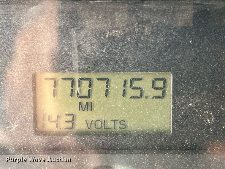 image for item DQ2206 2005 Freightliner Columbia  semi truck