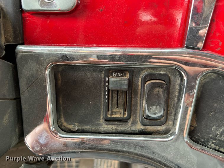 image for item DQ2206 2005 Freightliner Columbia  semi truck