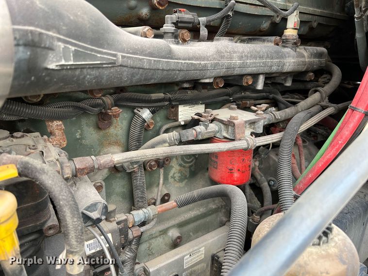 image for item DQ2206 2005 Freightliner Columbia  semi truck