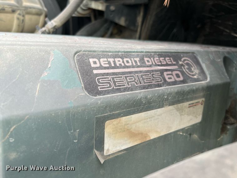 image for item DQ2206 2005 Freightliner Columbia  semi truck