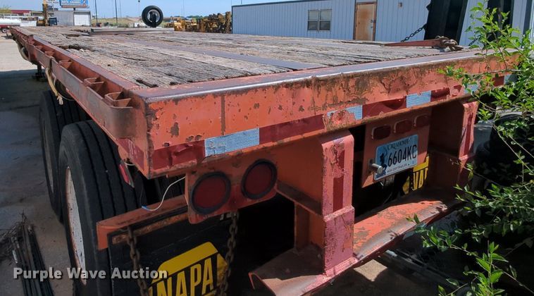 image for item DR6986 1985  Flatbed trailer