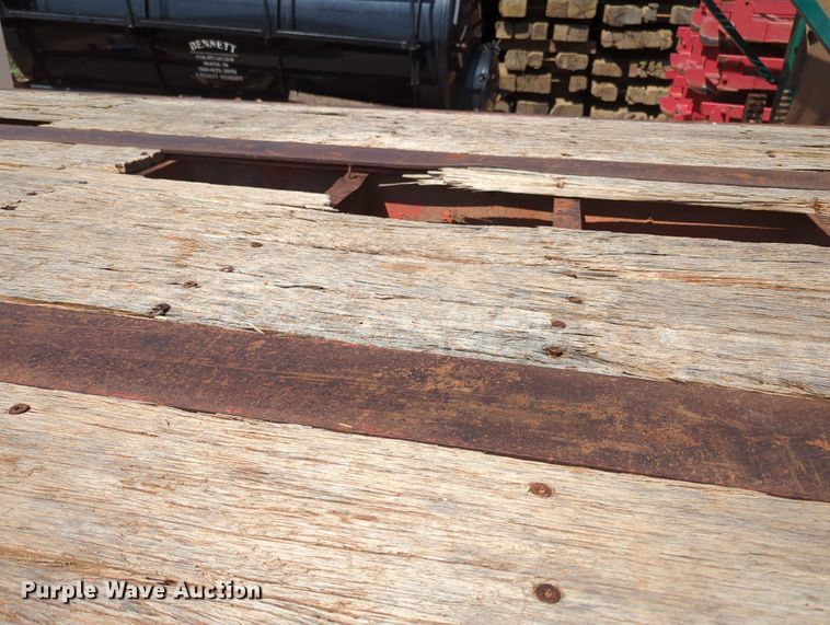 image for item DR6986 1985  Flatbed trailer