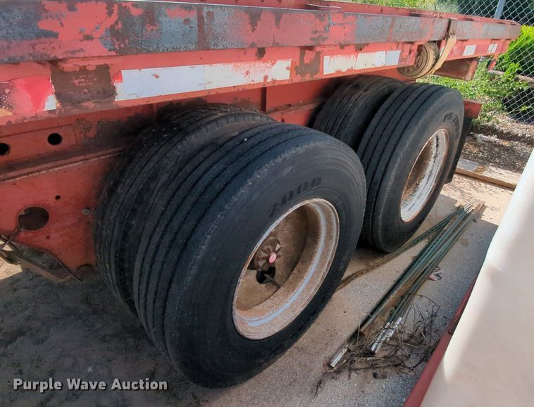 image for item DR6986 1985  Flatbed trailer