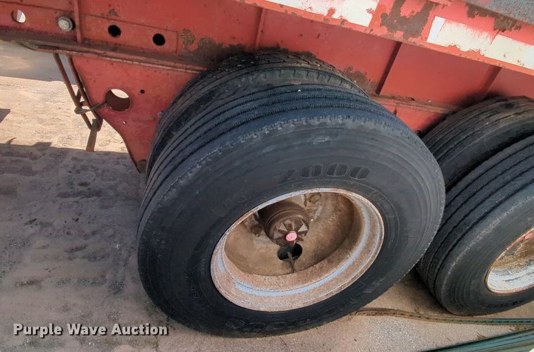 image for item DR6986 1985  Flatbed trailer