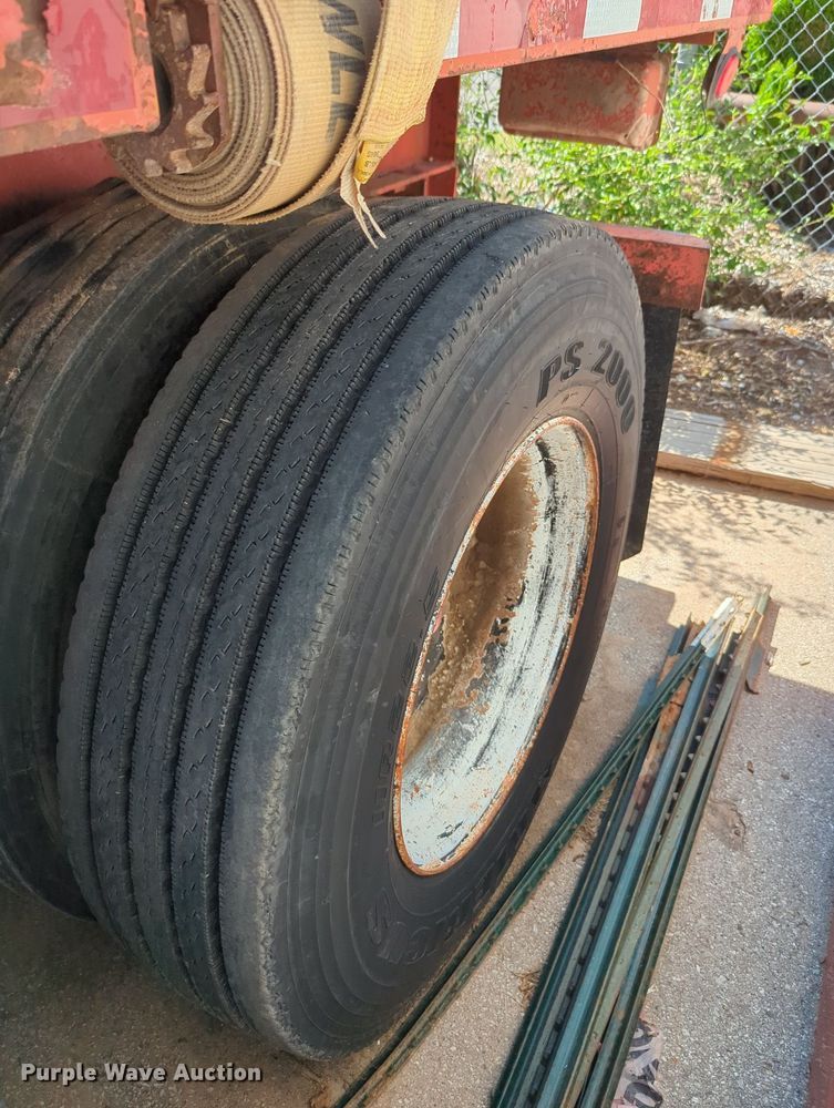 image for item DR6986 1985  Flatbed trailer