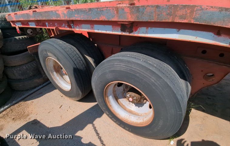 image for item DR6986 1985  Flatbed trailer
