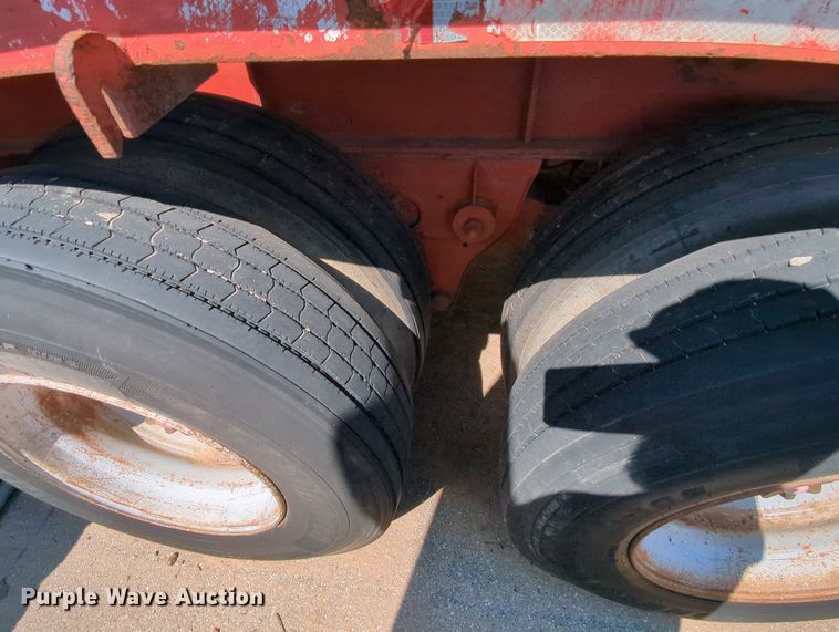 image for item DR6986 1985  Flatbed trailer