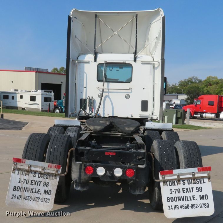 image for item FB9858 2020 Kenworth T680  semi truck