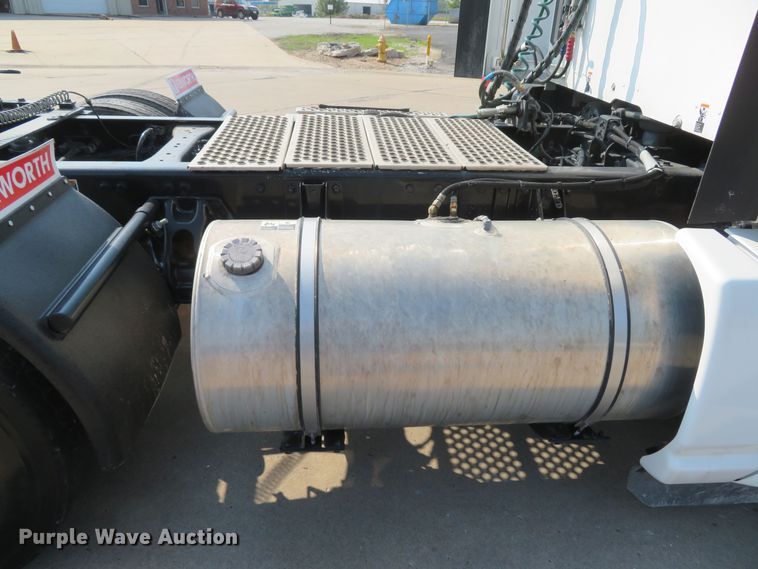 image for item FB9858 2020 Kenworth T680  semi truck