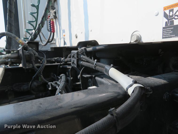 image for item FB9858 2020 Kenworth T680  semi truck