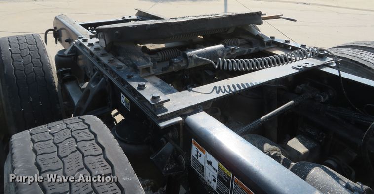 image for item FB9858 2020 Kenworth T680  semi truck