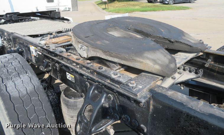 image for item FB9858 2020 Kenworth T680  semi truck