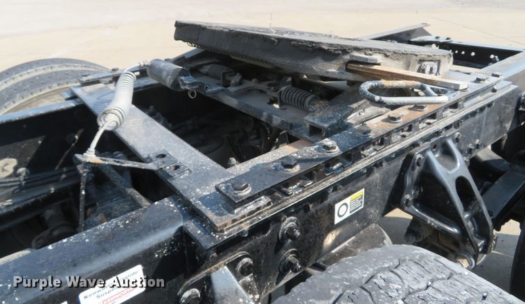 image for item FB9858 2020 Kenworth T680  semi truck