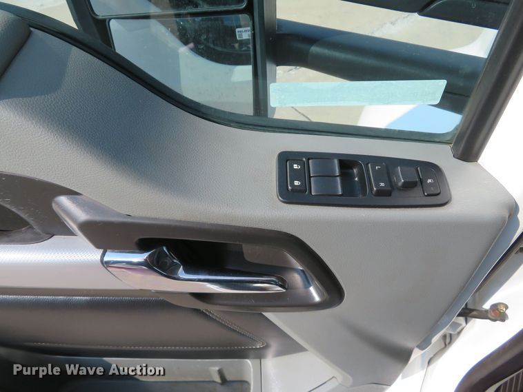 image for item FB9858 2020 Kenworth T680  semi truck