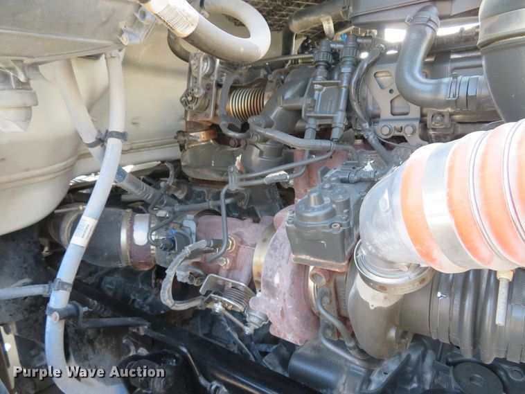 image for item FB9858 2020 Kenworth T680  semi truck