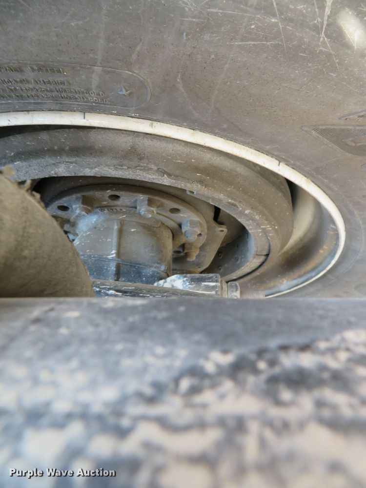 image for item FB9858 2020 Kenworth T680  semi truck