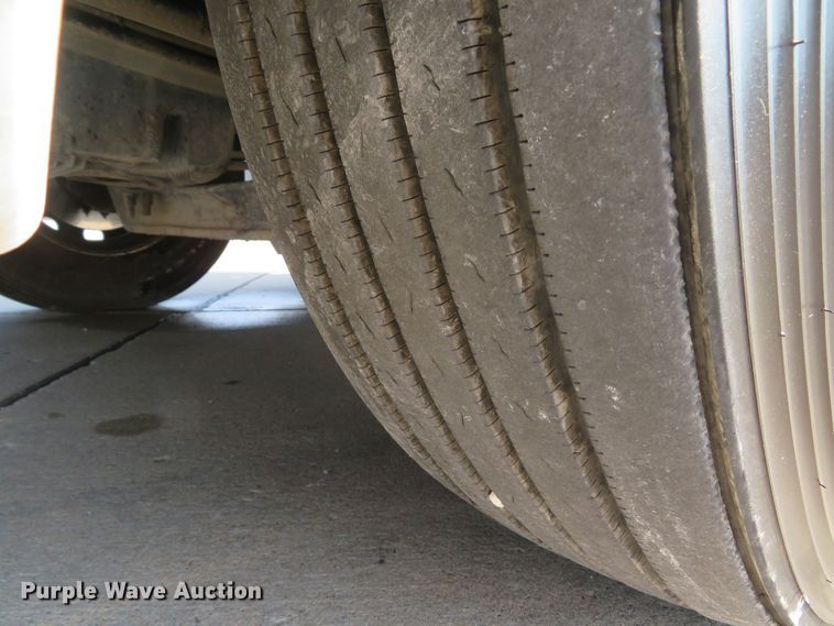 image for item FB9858 2020 Kenworth T680  semi truck