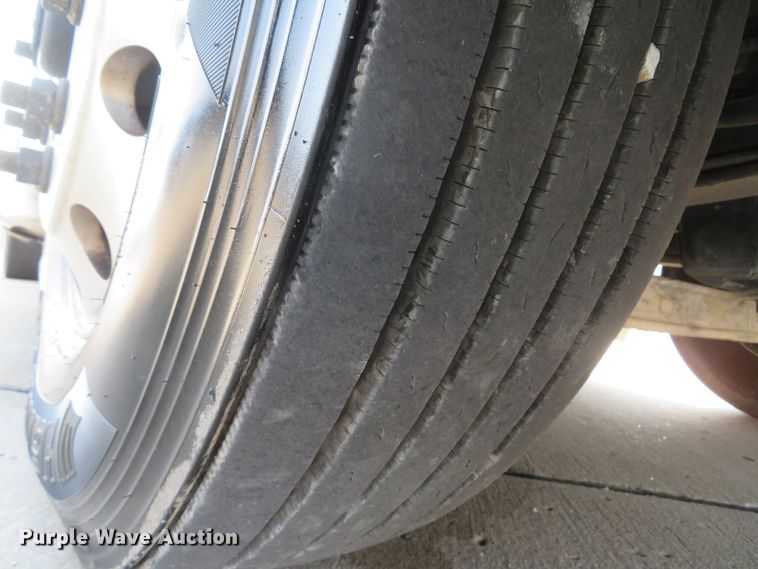 image for item FB9858 2020 Kenworth T680  semi truck