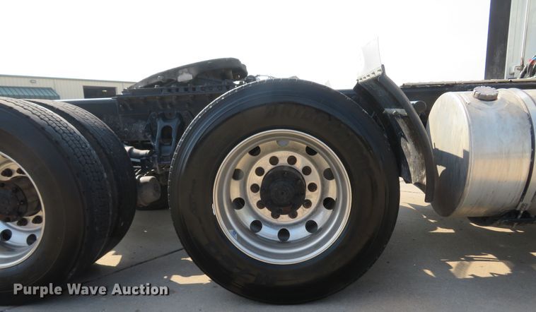 image for item FB9858 2020 Kenworth T680  semi truck