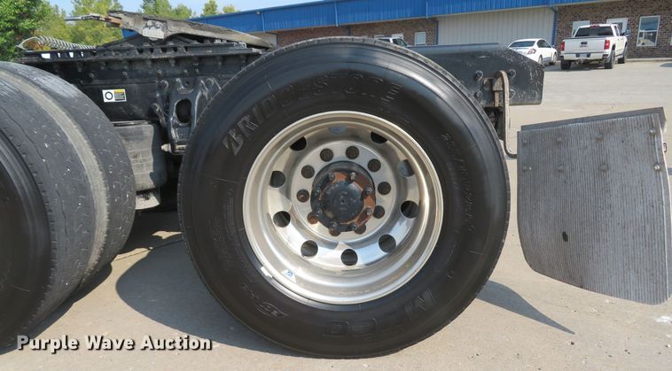 image for item FB9858 2020 Kenworth T680  semi truck