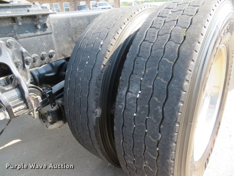 image for item FB9858 2020 Kenworth T680  semi truck