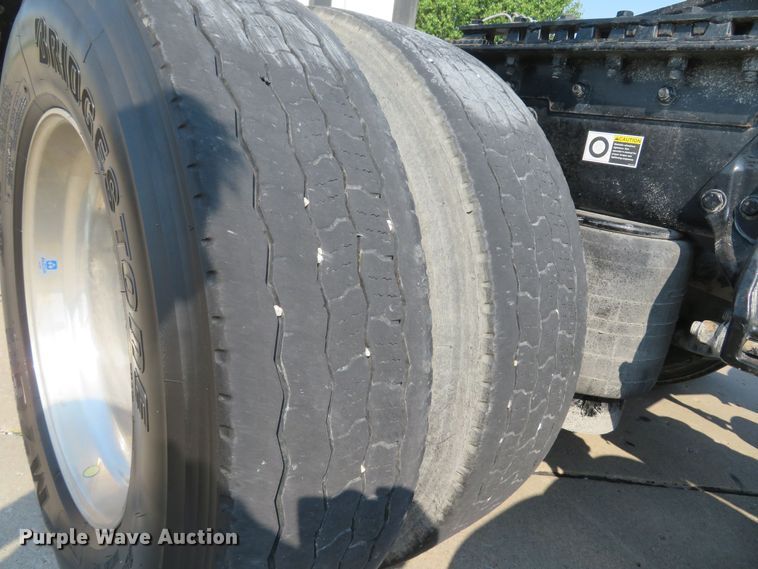 image for item FB9858 2020 Kenworth T680  semi truck