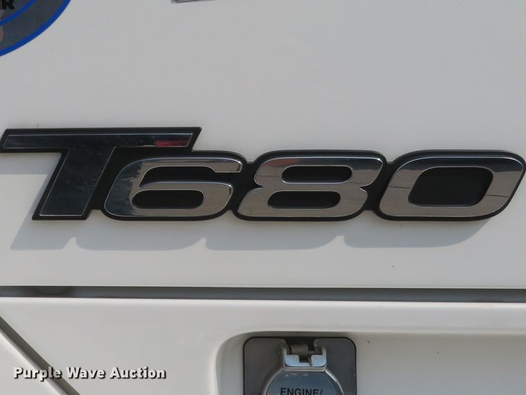 image for item FB9858 2020 Kenworth T680  semi truck