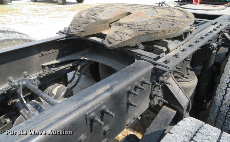 image for item FB9861 2013 Mack CXU613  semi truck