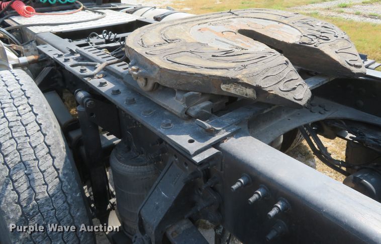 image for item FB9861 2013 Mack CXU613  semi truck