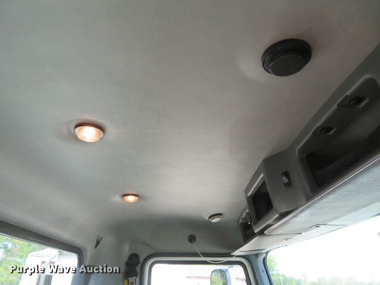 image for item FB9861 2013 Mack CXU613  semi truck