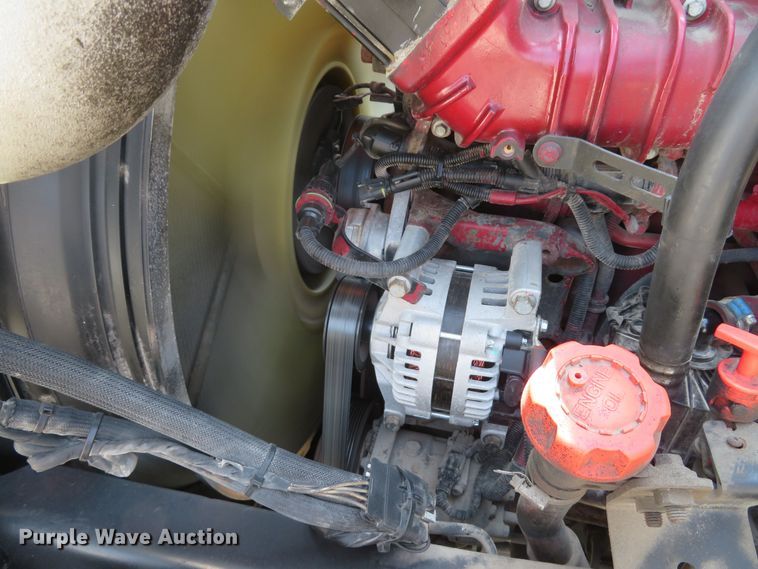 image for item FB9861 2013 Mack CXU613  semi truck