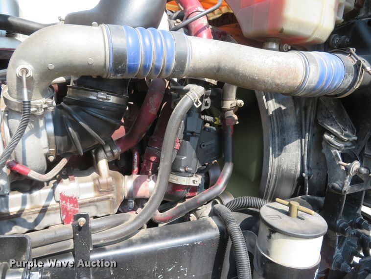 image for item FB9861 2013 Mack CXU613  semi truck