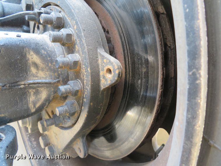 image for item FB9861 2013 Mack CXU613  semi truck