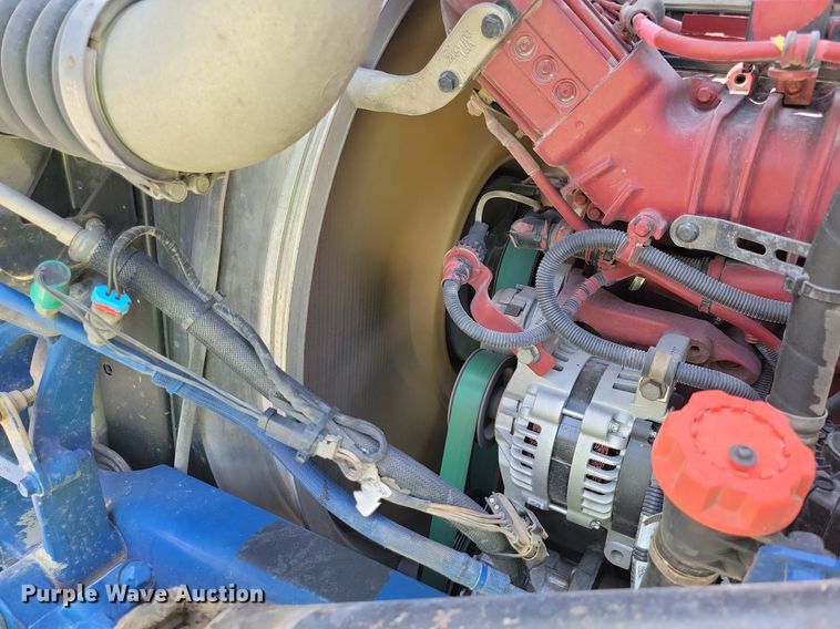 image for item IQ9940 2015 Mack CXU613  semi truck