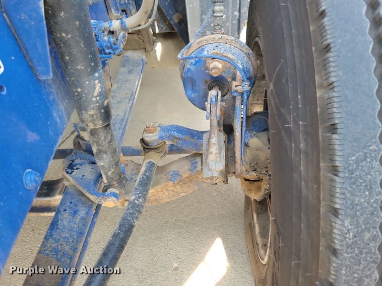 image for item IQ9940 2015 Mack CXU613  semi truck