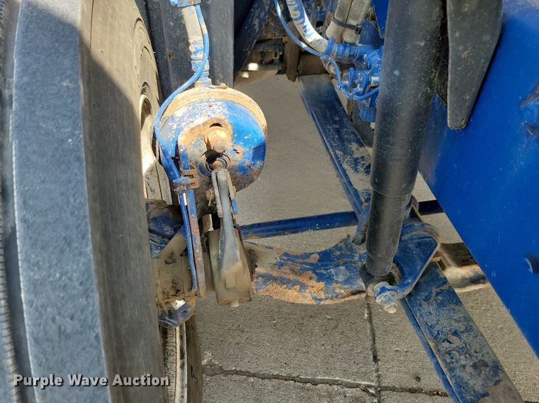 image for item IQ9940 2015 Mack CXU613  semi truck