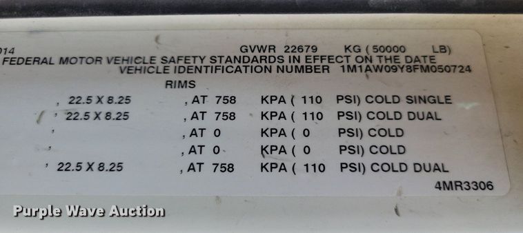 image for item IQ9940 2015 Mack CXU613  semi truck