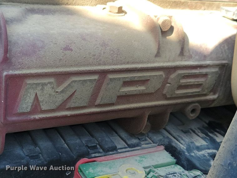 image for item IQ9941 2011 Mack CXU613  semi truck