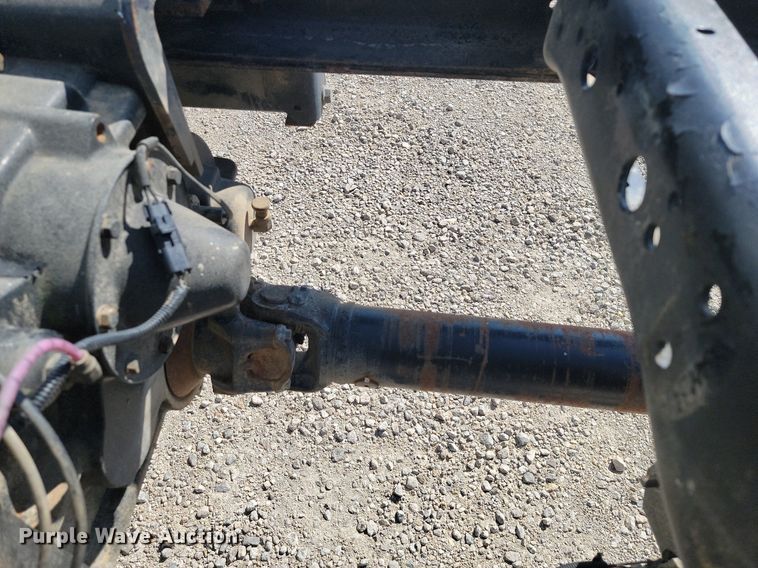 image for item JE9528 2005 International 7400 DT466  truck cab and chassis