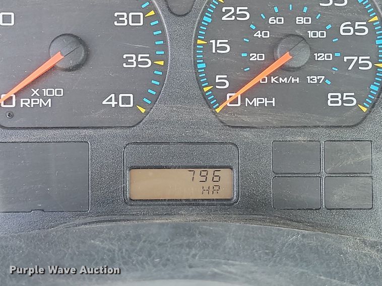 image for item JE9528 2005 International 7400 DT466  truck cab and chassis