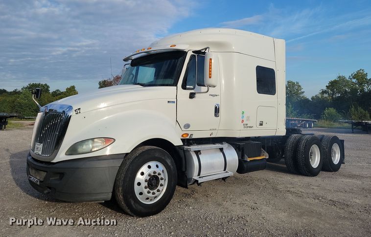 image for item JE9532 2014 International ProStar Plus  semi truck